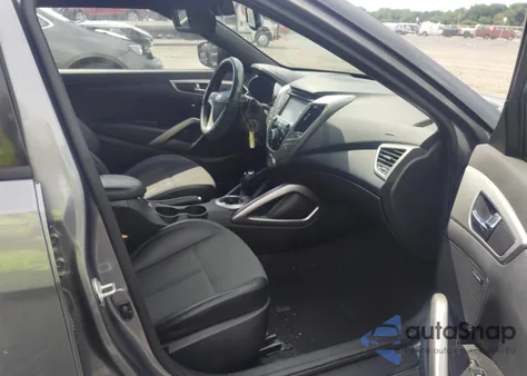 2016 Hyundai Veloster z USA, uszkodzony, nr VIN KMHTC6AD8GU299146